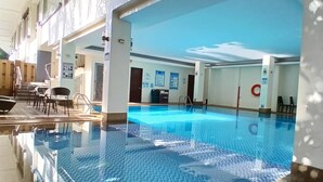 室内/室外游泳池