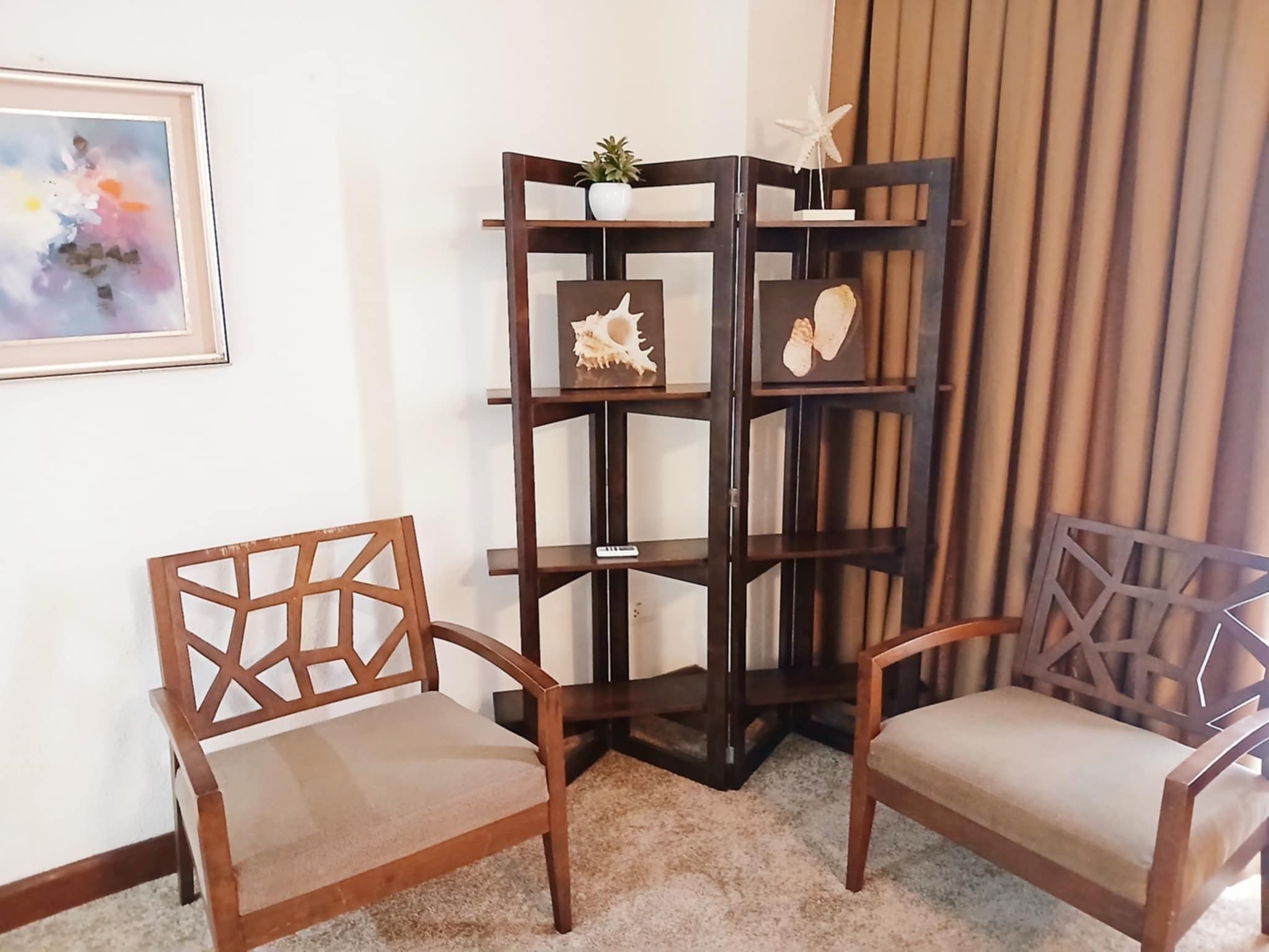 presidential room | minibar, in-room safe, desk, soundproofing