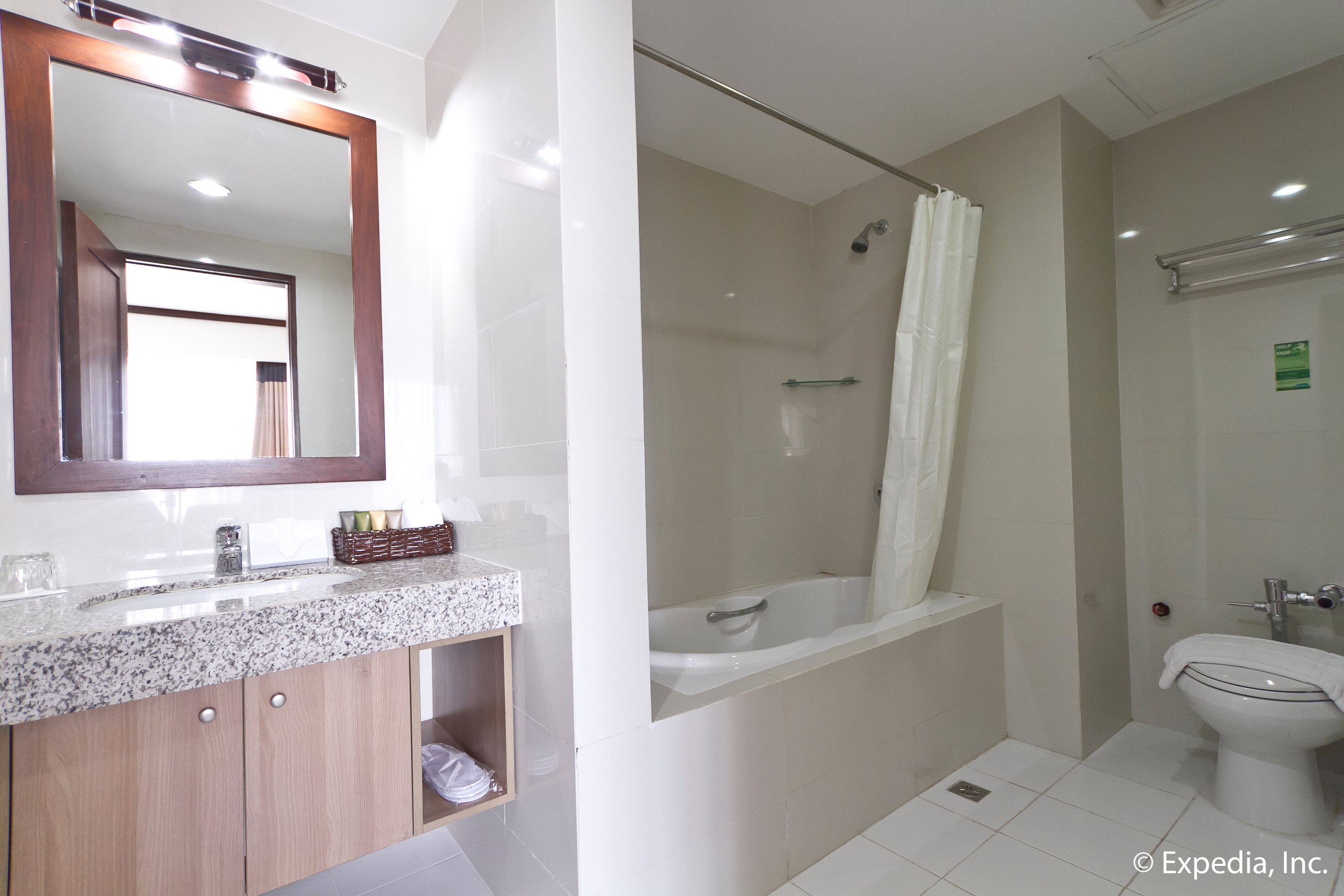 shower, free toiletries, hair dryer, slippers