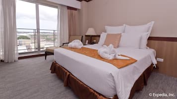 Presidential-Zimmer | Wohnbereich | 32-Zoll-Flachbildfernseher mit Kabelempfang, Fernseher