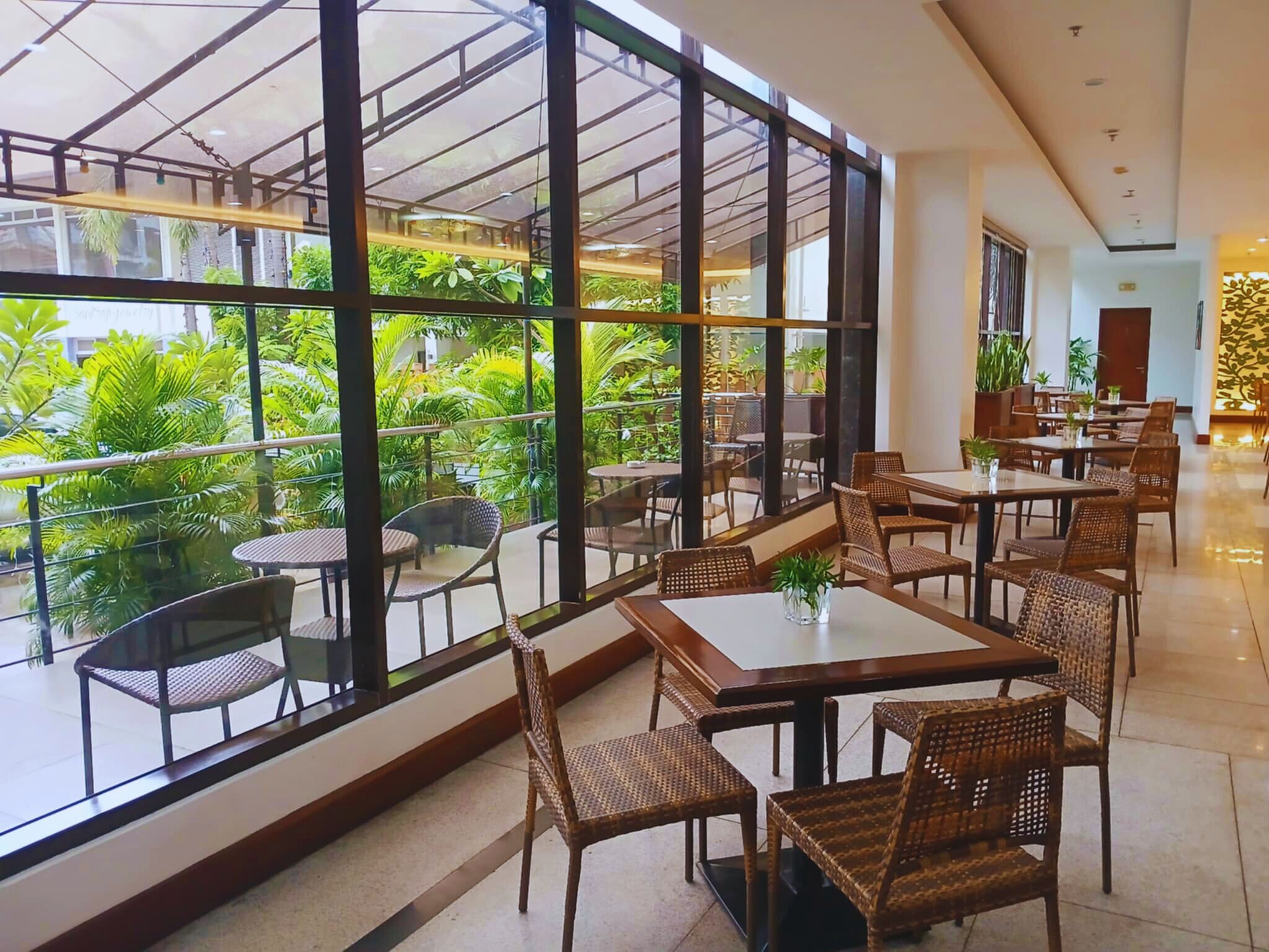 Breakfast, lunch, dinner served; Filipino cuisine 