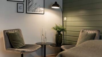 Standard Twin Room | Individually furnished, desk, free cribs/infant beds, rollaway beds