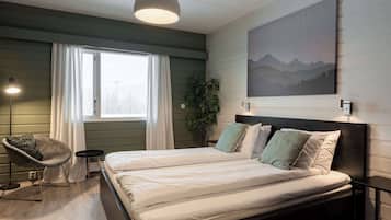 Habitació estàndard, 1 llit de matrimoni gran | Mobiliari individual, escriptori, bressols gratuïts i llits addicionals