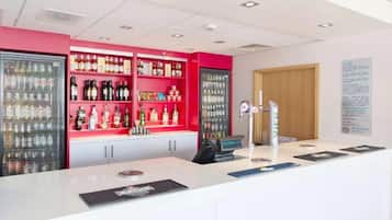 Bar (in der Unterkunft)
