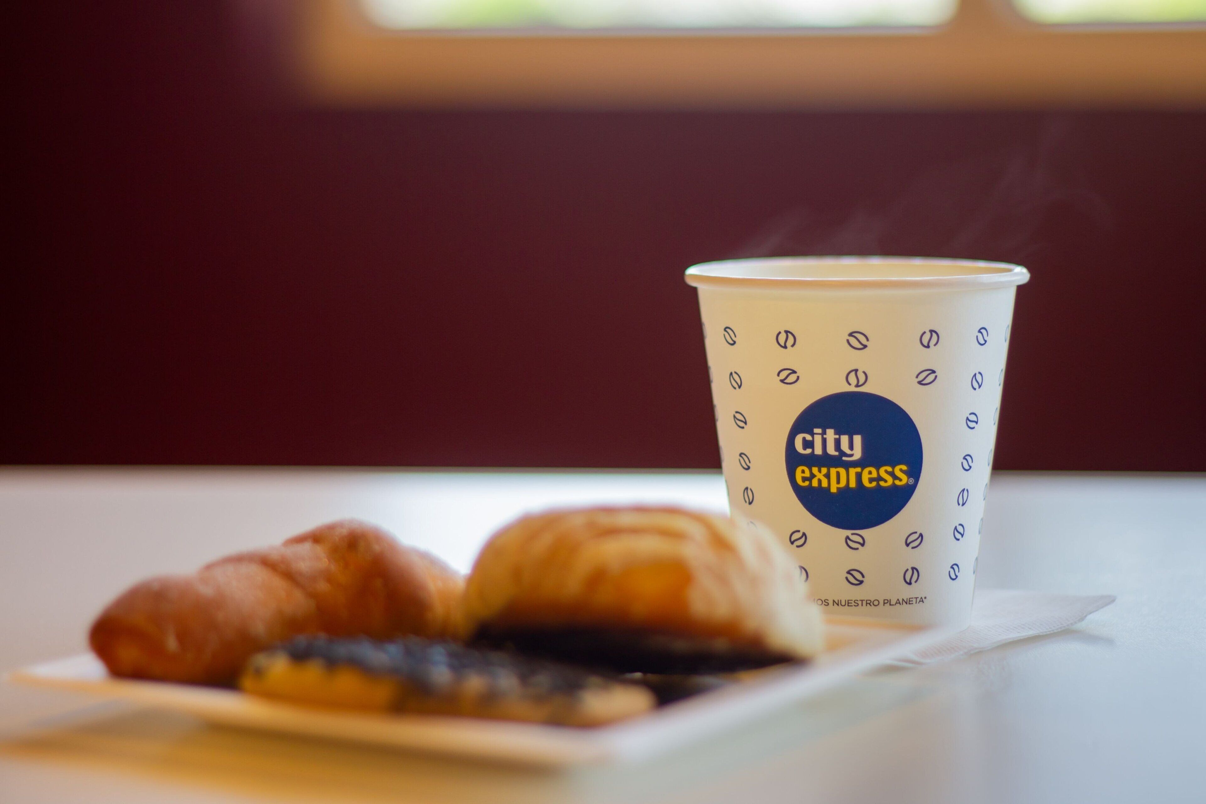 free daily full breakfast