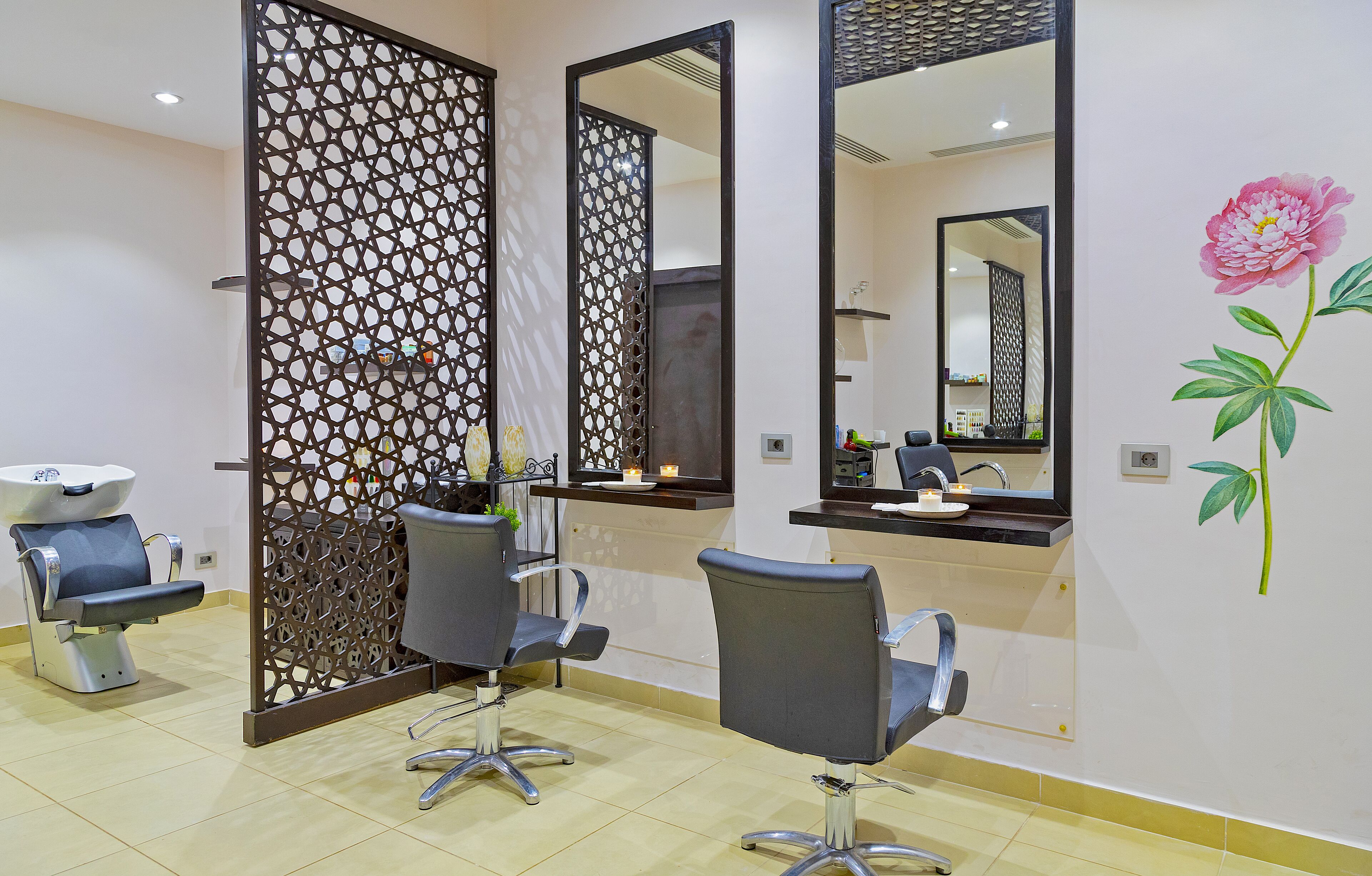 body treatments, aromatherapy, massages on the beach, body wraps