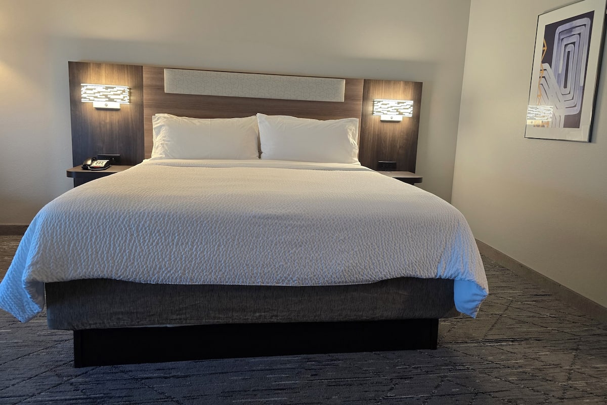 Premium bedding, down comforters, Tempur-Pedic beds, in-room safe