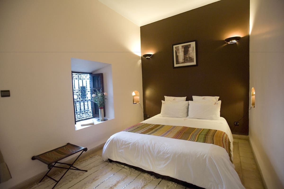 Egyptian cotton sheets, in-room safe, individually decorated