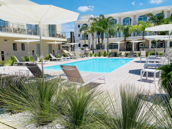 Outdoor pool, pool loungers