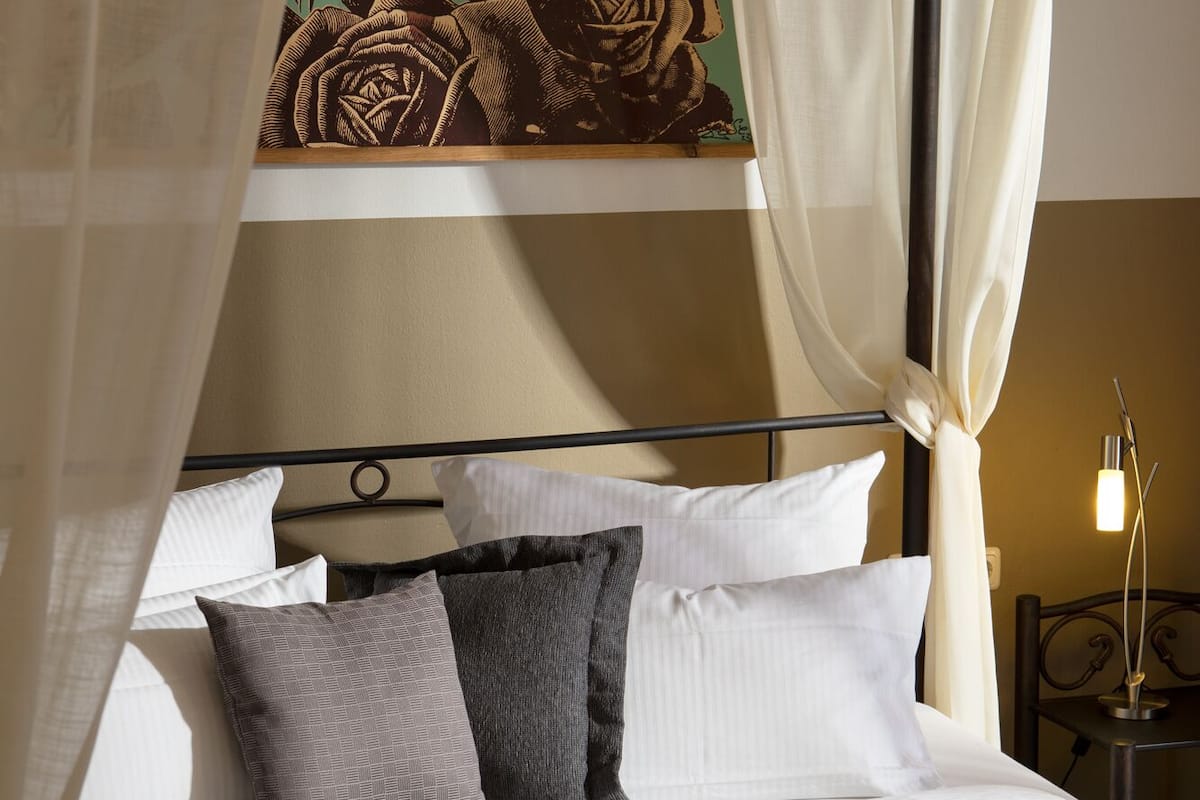 standard double room | 1 bedroom, hypo-allergenic bedding, desk, free cots/infant beds