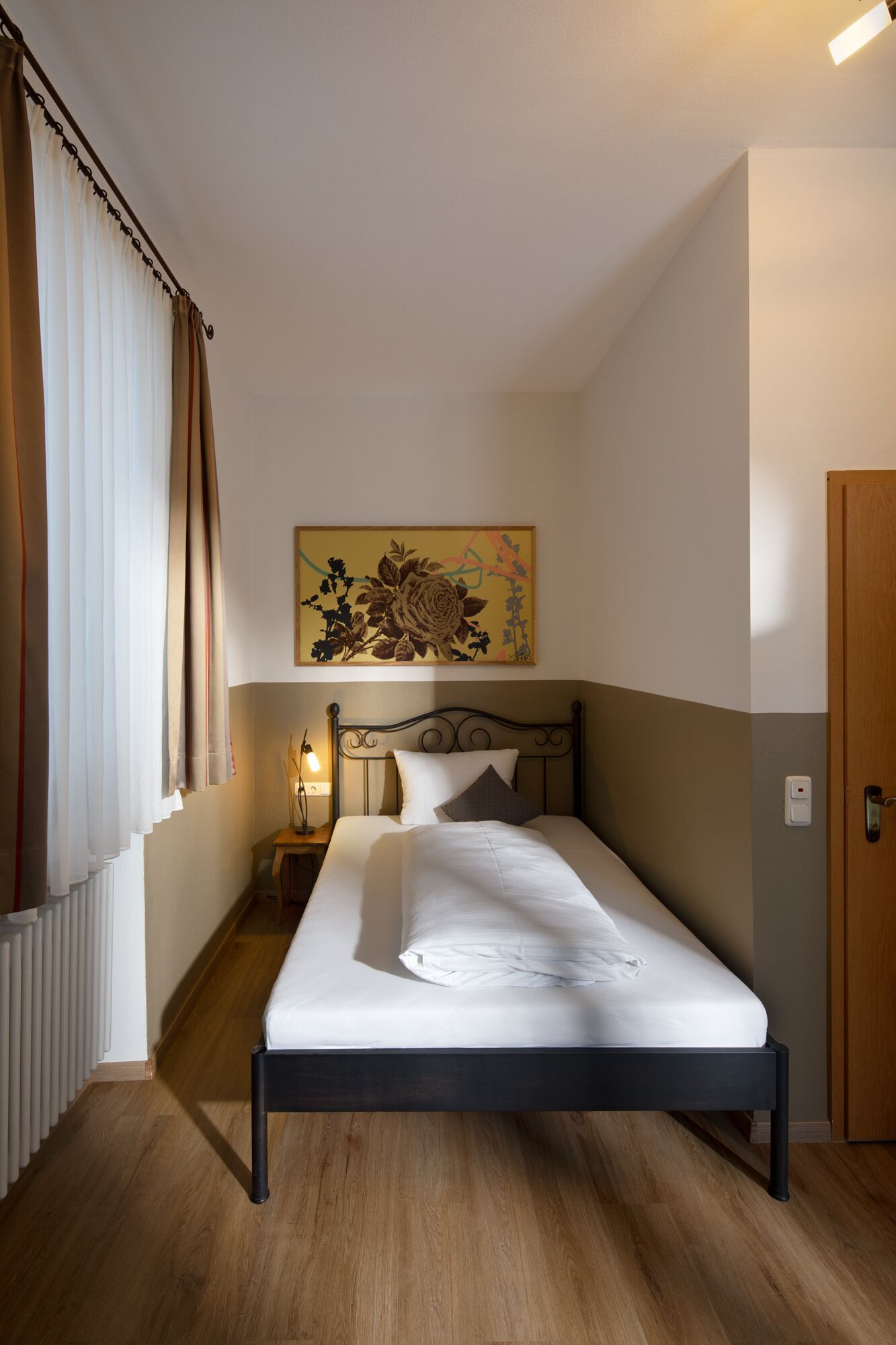 standard single room | 1 bedroom, hypo-allergenic bedding, desk, free cots/infant beds