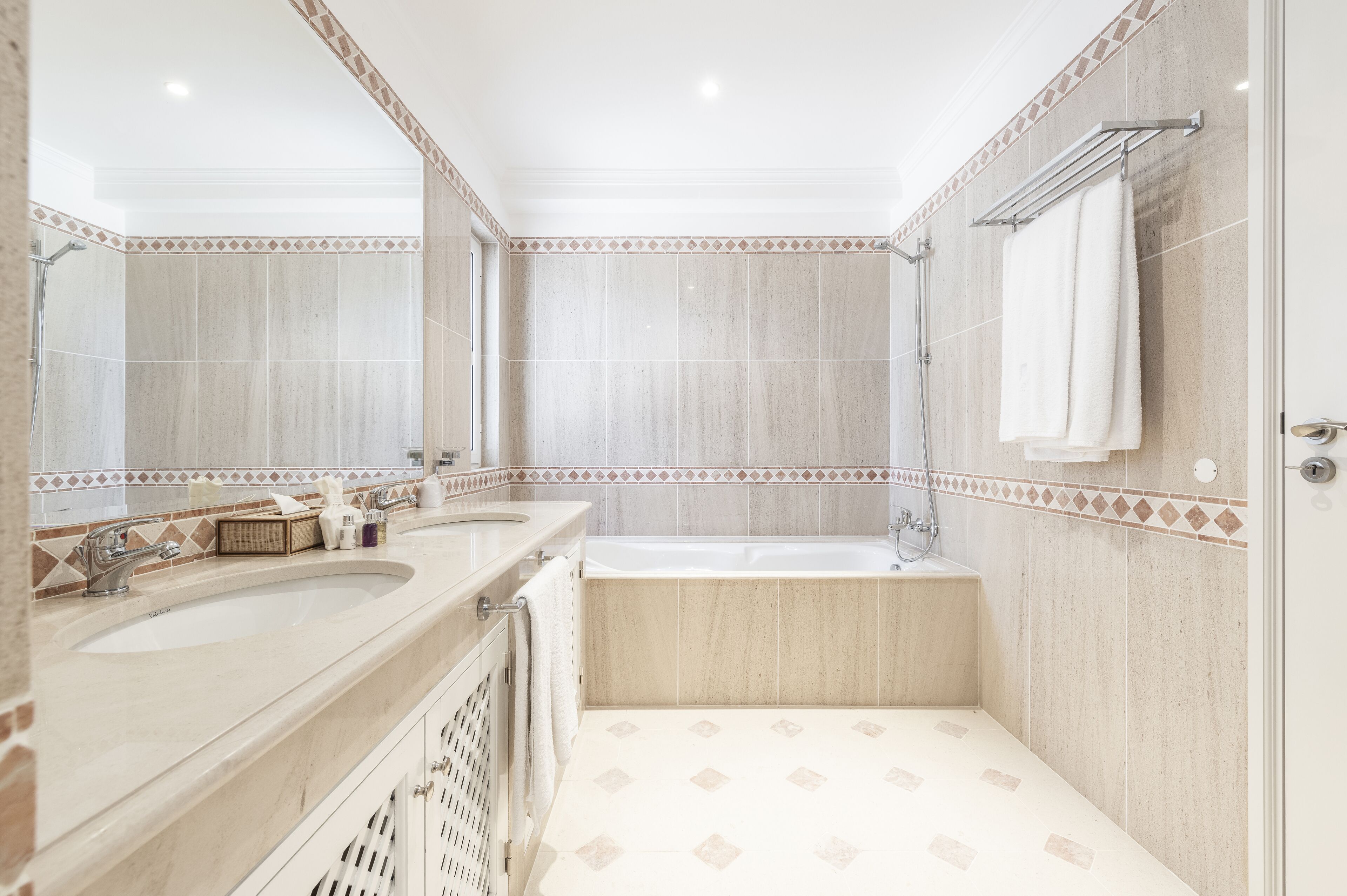 combined shower/bathtub, free toiletries, hair dryer, bathrobes