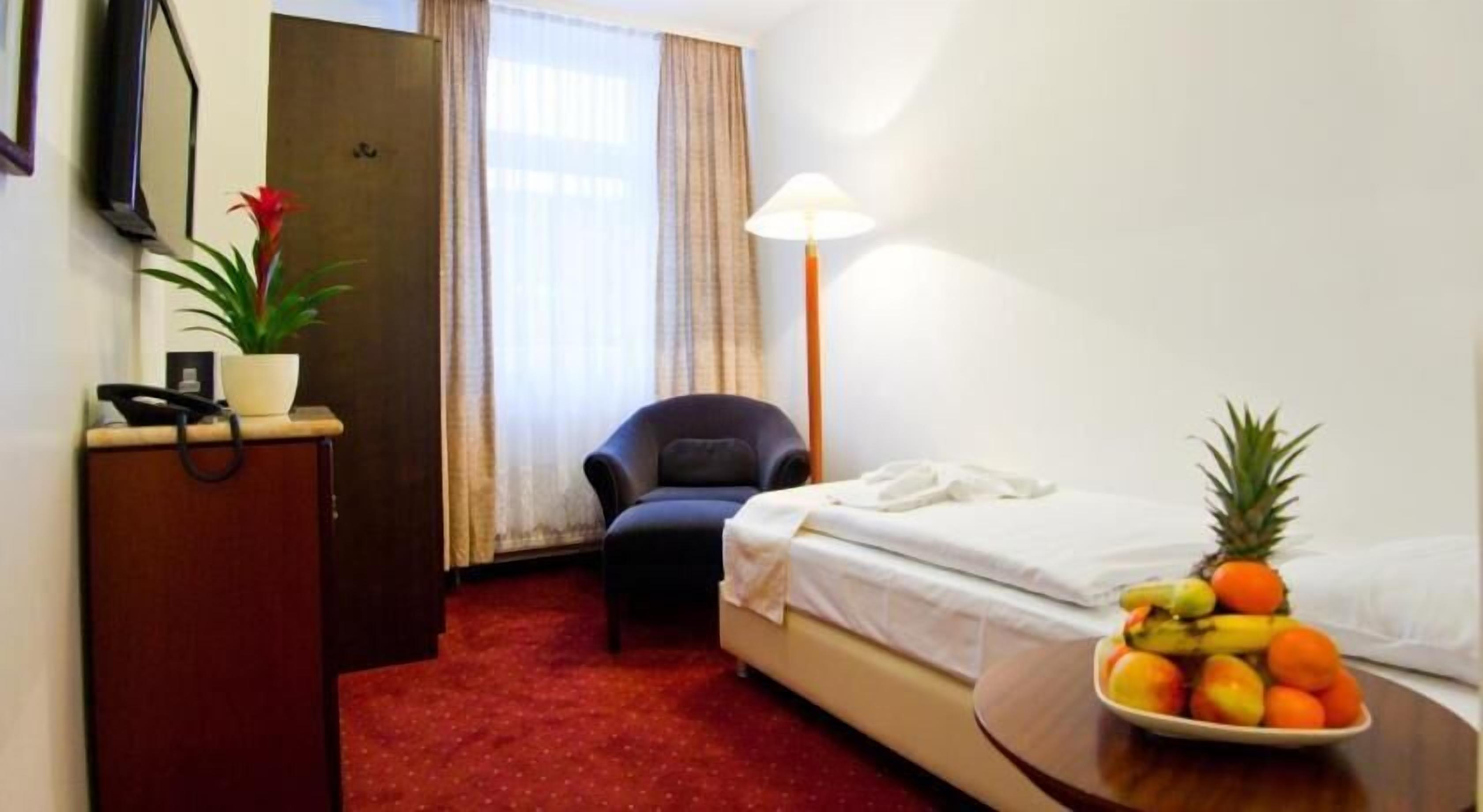 Camas com colchões pillow-top, cofres nos quartos