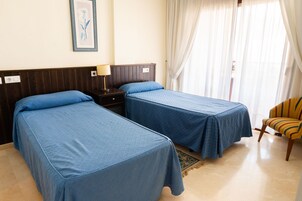 1 dormitorio, ropa de cama de alta calidad, edredones de plumas