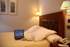 Down comforters, minibar, individually decorated, individually furnished