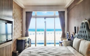 Desk, blackout curtains, rollaway beds, free WiFi - White House Beach Hotspring Resort (New Taipei City)