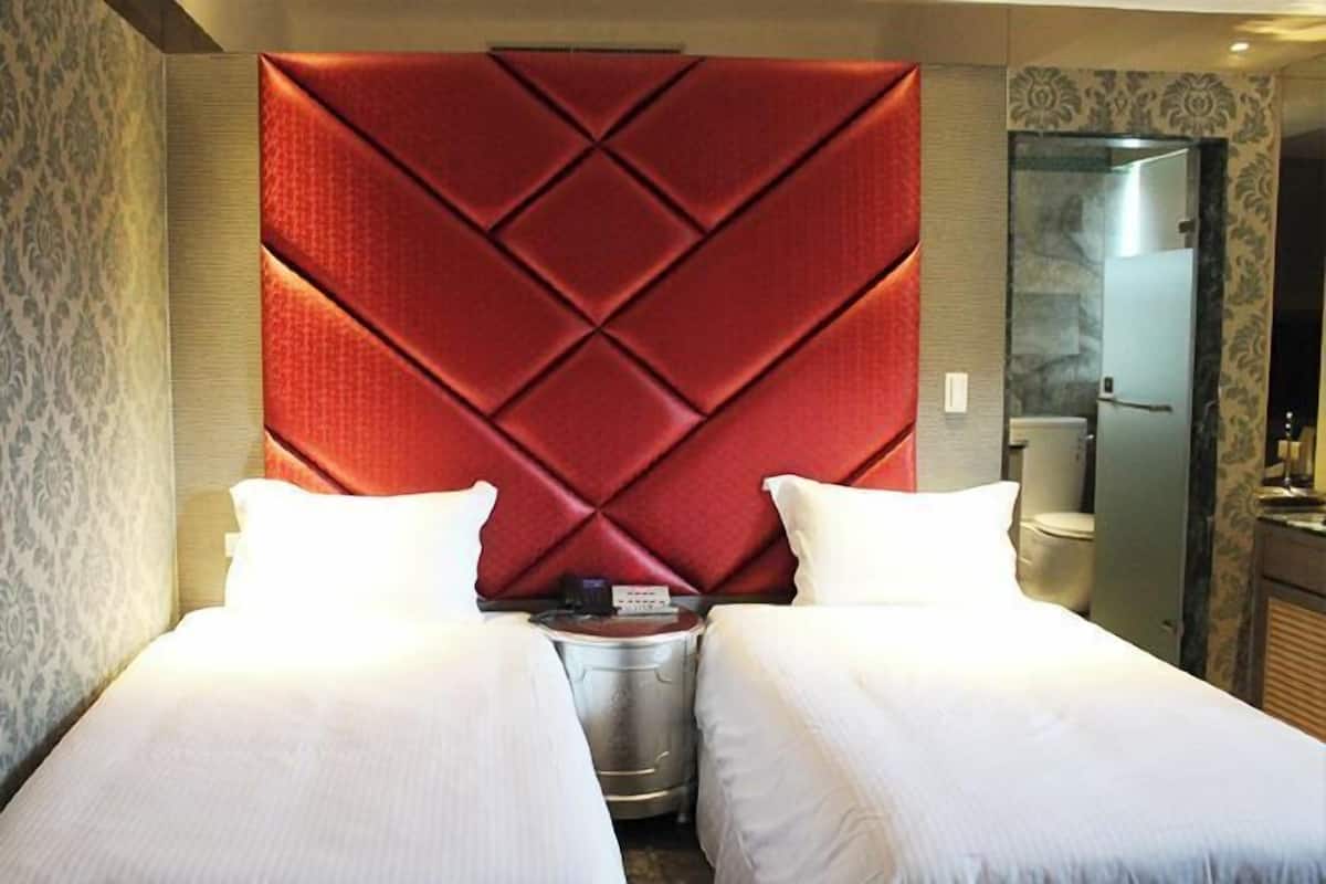 Desk, blackout drapes, rollaway beds, free WiFi