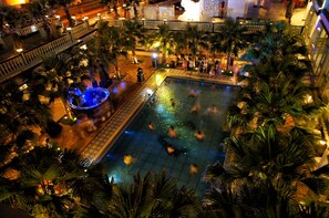 Outdoor pool - White House Beach Hotspring Resort (New Taipei City)