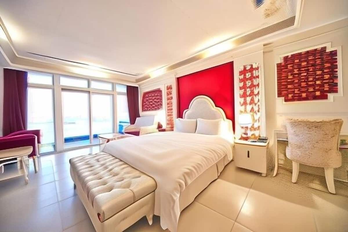 Desk, blackout drapes, rollaway beds, free WiFi