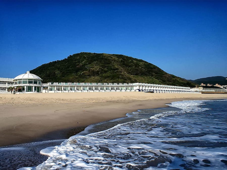 Privat strand, snorkling, brettseiling og surfing