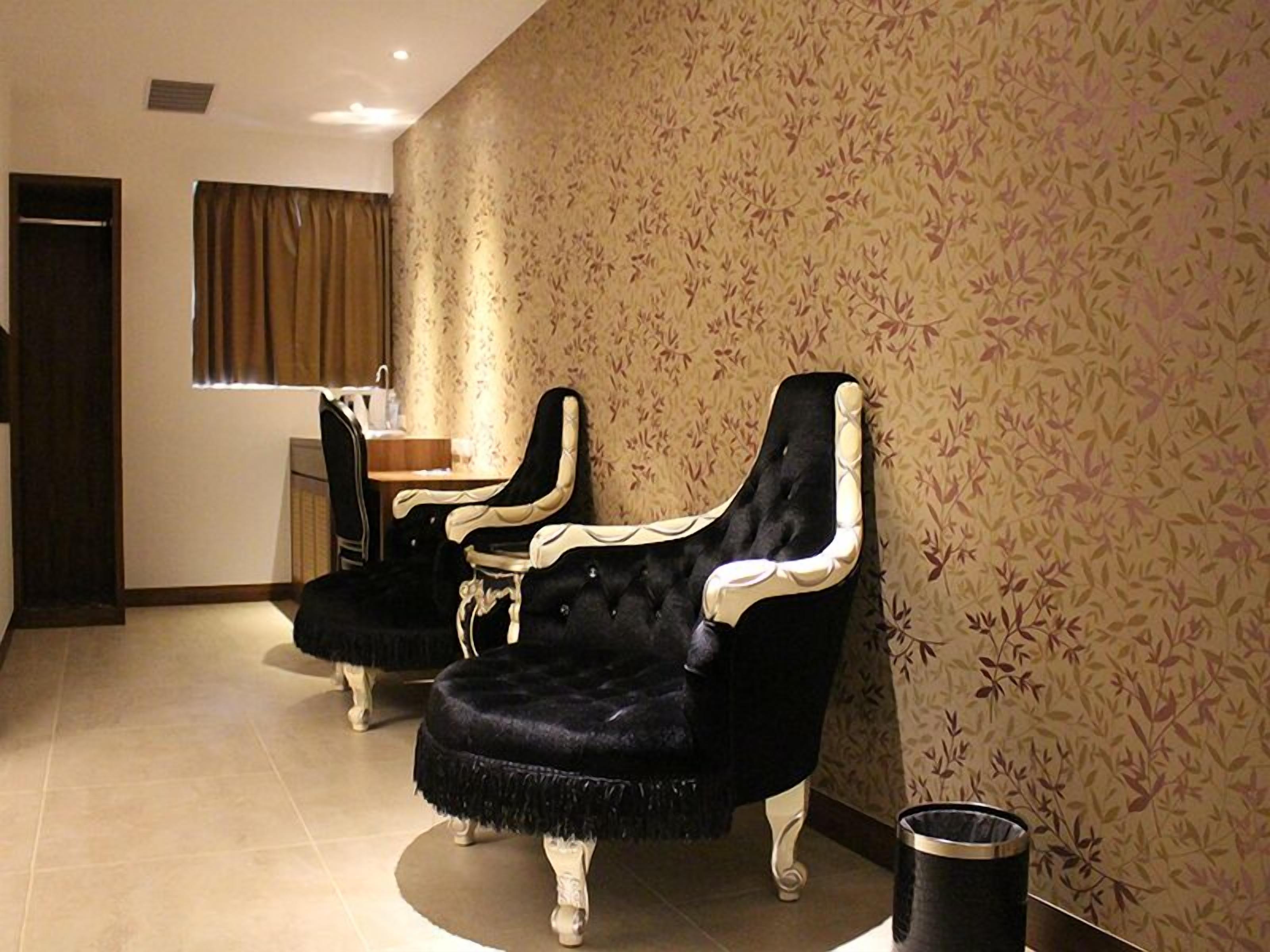 standard quadruple room, 2 double beds, mountain view | desk, blackout curtains, rollaway beds, free wifi