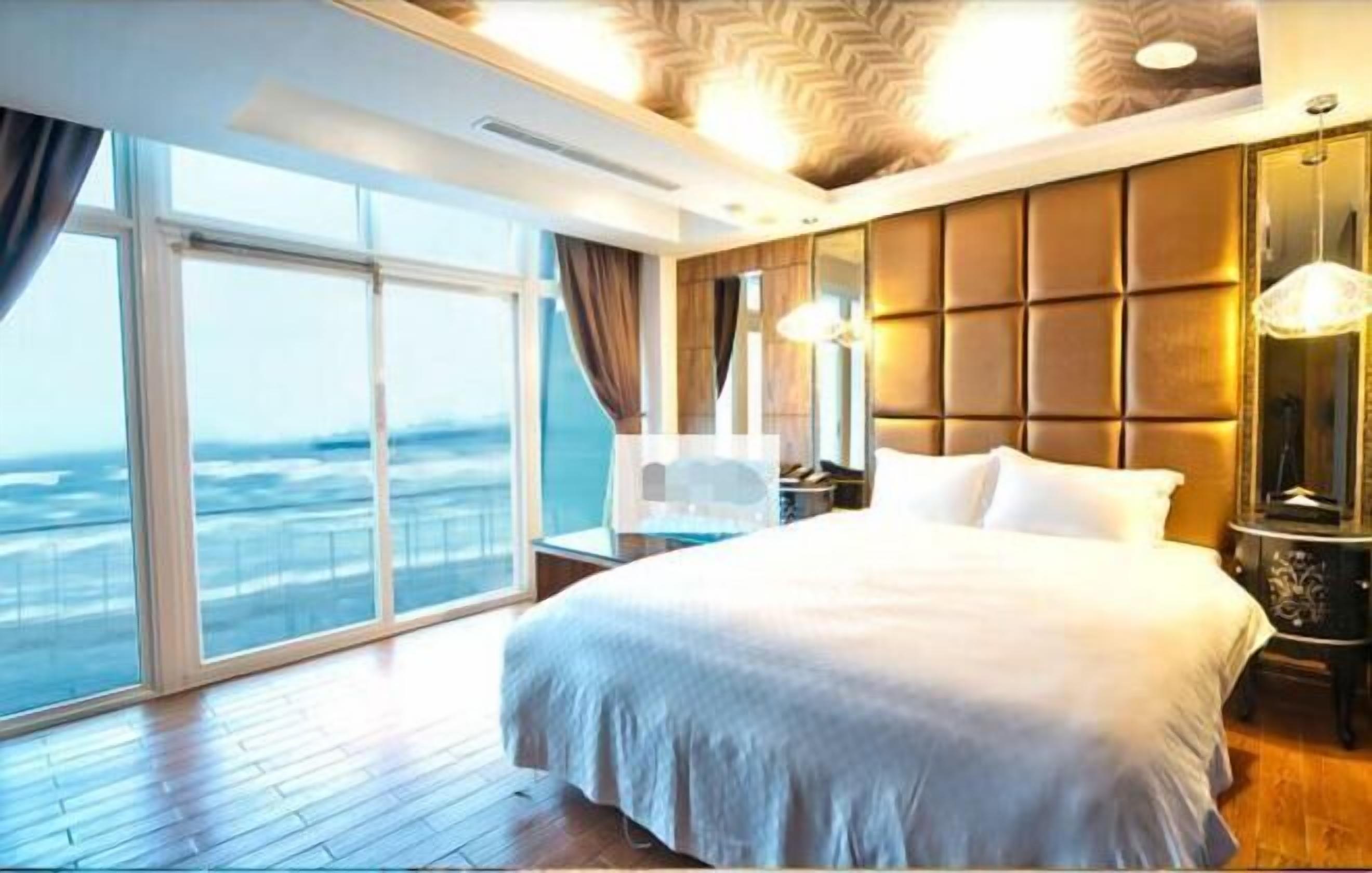 Schreibtisch, Verdunkelungsvorhänge, Zustellbetten, kostenloses WLAN