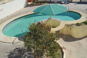 2 piscinas externas