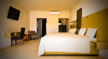 Edredons de pluma, cofres nos quartos, cortinas blackout