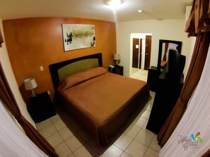 Cribs/infant beds, rollaway beds