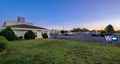 Motel 6 Sulphur Springs, TX