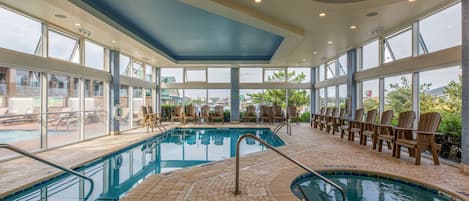 Alberca techada y alberca al aire libre por temporada