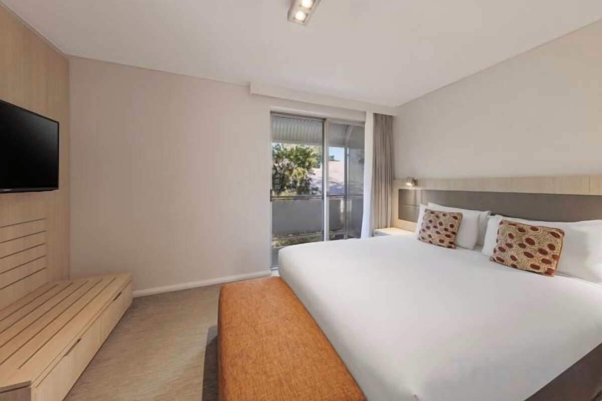 Iron/ironing board, free WiFi, alarm clocks