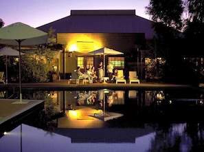 Outdoor pool - Outback Hotel & Lodge (Yulara)