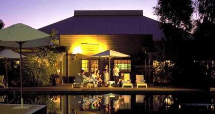 Outback Hotel & Lodge