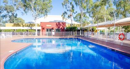 Outback Hotel & Lodge