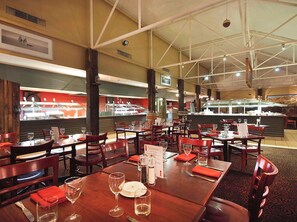 Breakfast and dinner served - Outback Hotel & Lodge (Yulara)