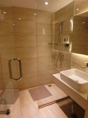 Bathroom shower - Forest Hotel (Guangzhou)