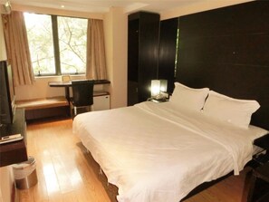 Chambre Affaires | Coffre-fort pour ordinateur portable, bureau, rideaux d’obscurcissement