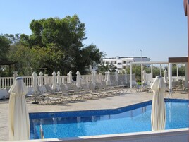 Açık yüzme havuzu 