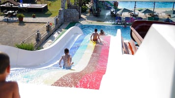 2 outdoor pools, open 9:00 AM to 6:00 PM, free cabanas, pool umbrellas
