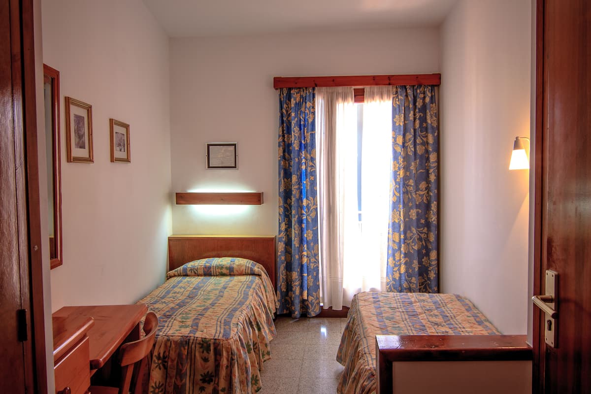 Minibar, in-room safe, desk, free cots/infant beds