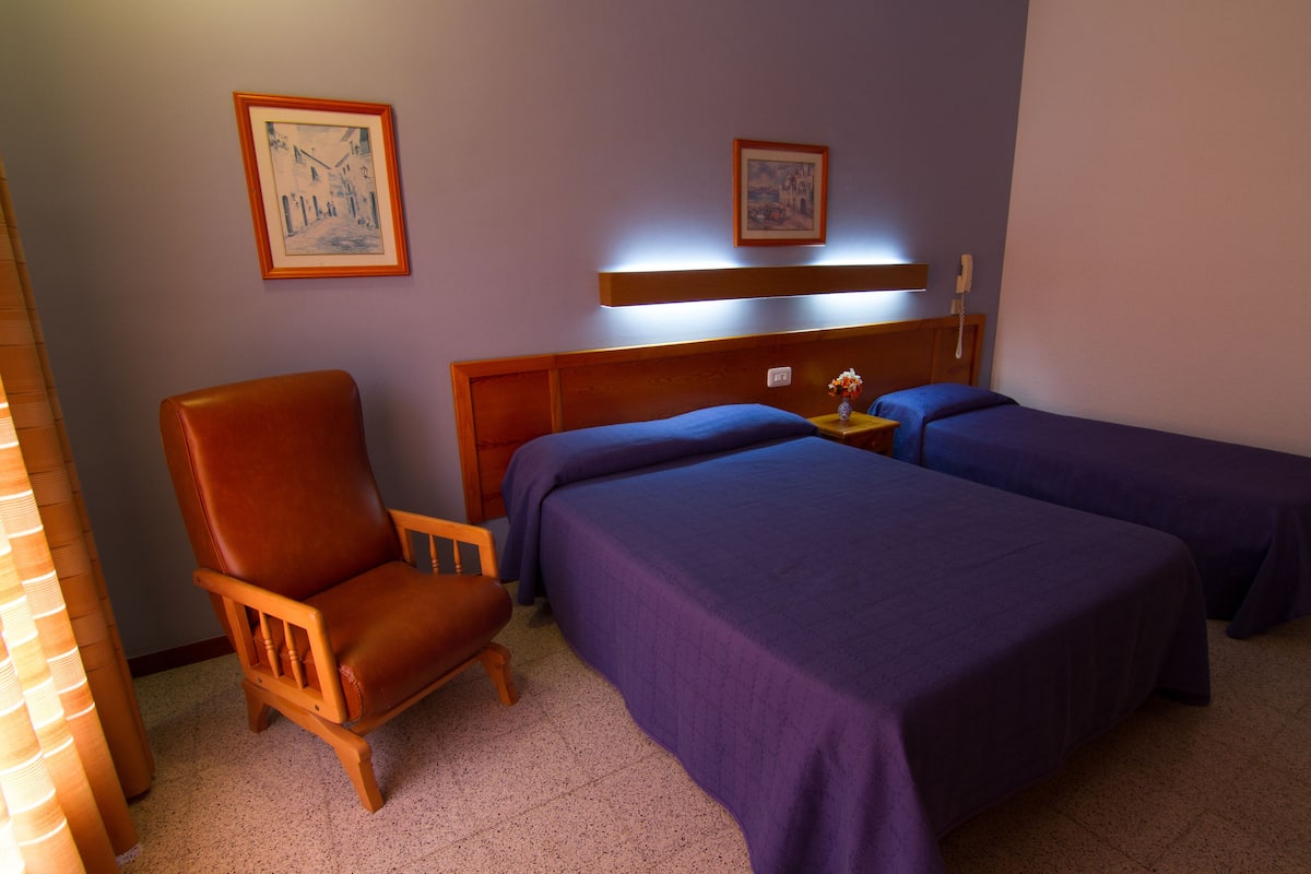 Minibar, in-room safe, desk, free cots/infant beds