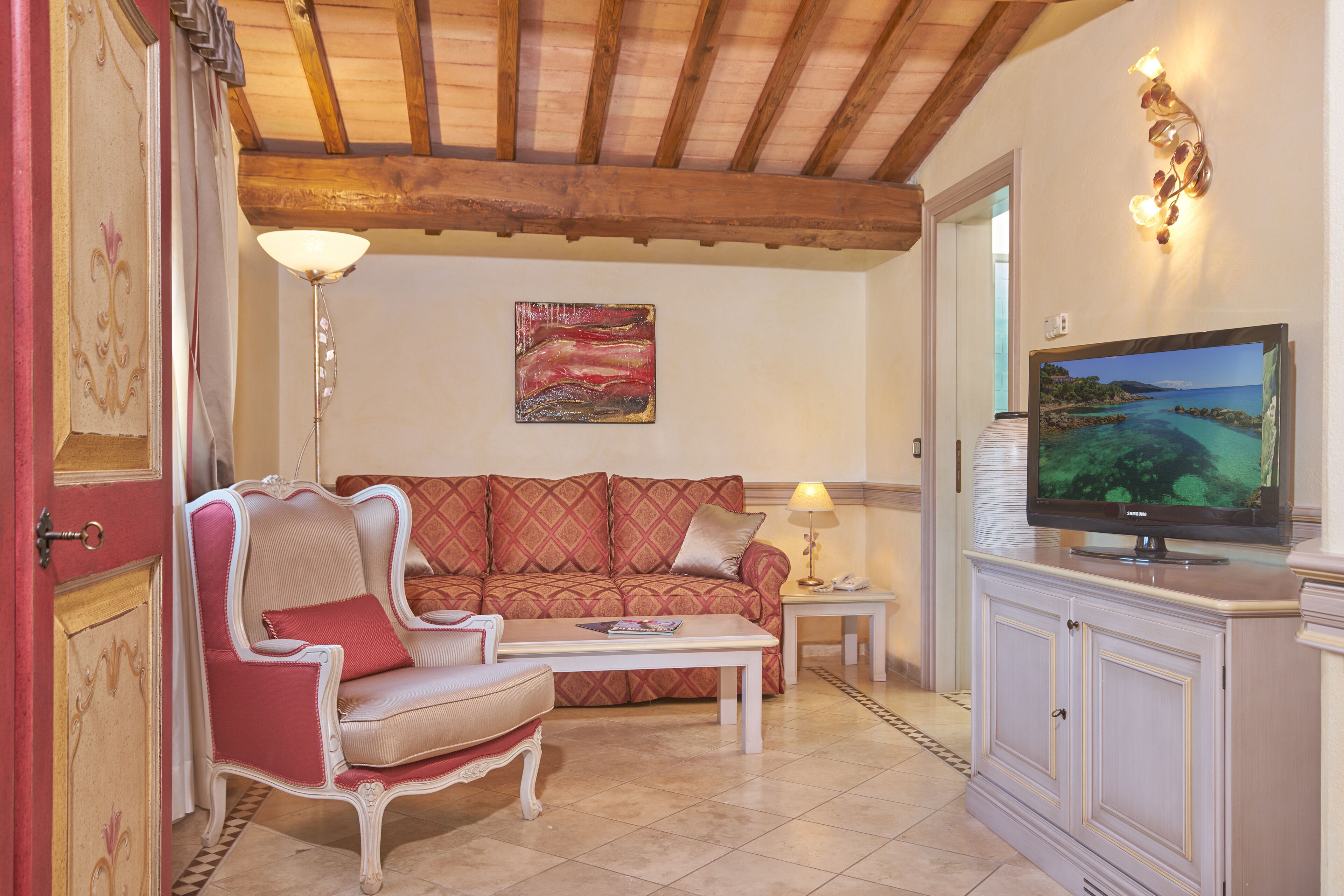 suite | 1 bedroom, minibar, in-room safe, desk