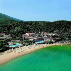 Private beach, sun loungers, beach umbrellas, beach towels
