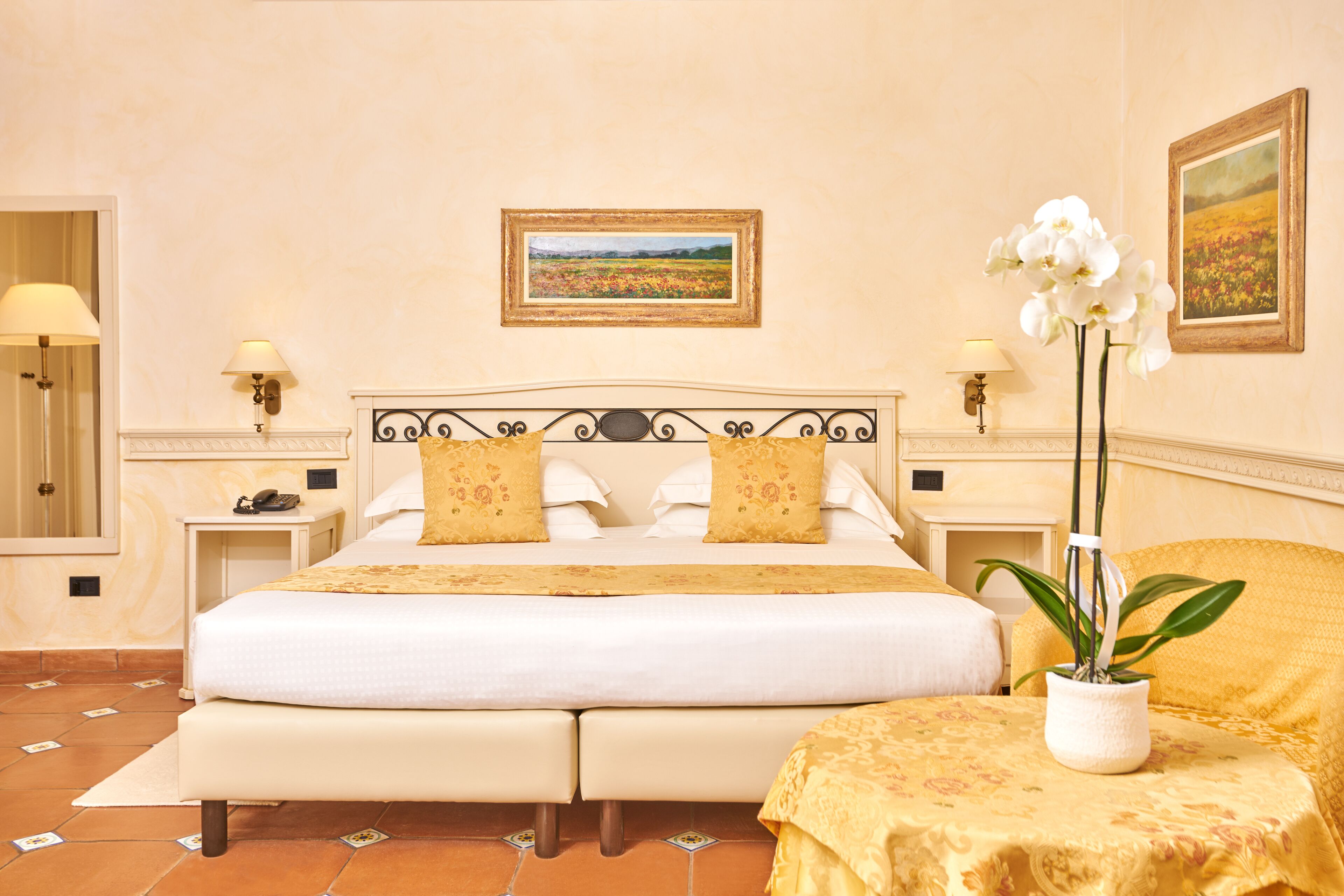 junior suite | 1 bedroom, minibar, in-room safe, desk