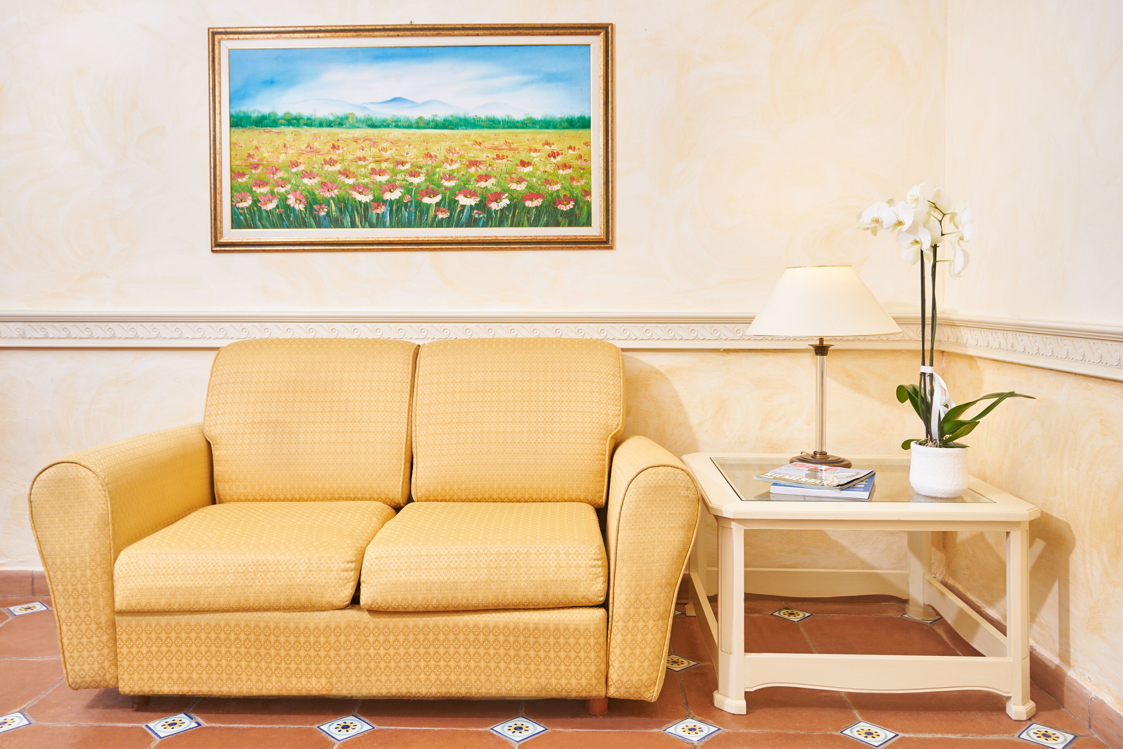 junior suite | living area | 30-inch flat-screen tv with satellite channels, tv