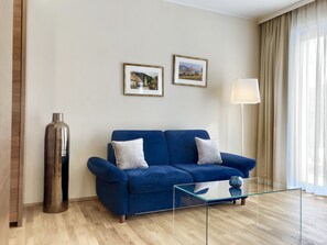 Suite júnior | Roba de llit hipoal·lergògena, minibar i caixa forta a l'habitació