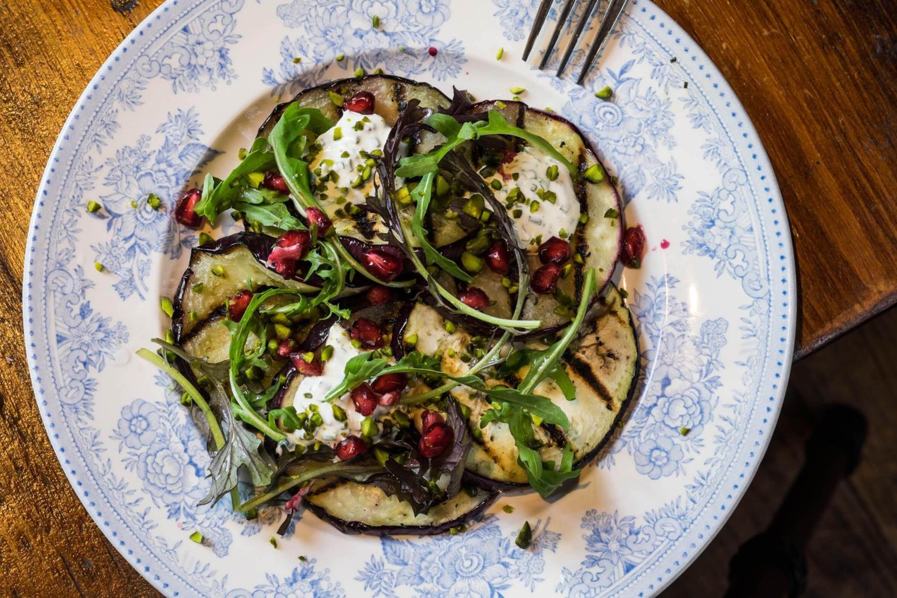 breakfast, lunch, dinner served; british cuisine