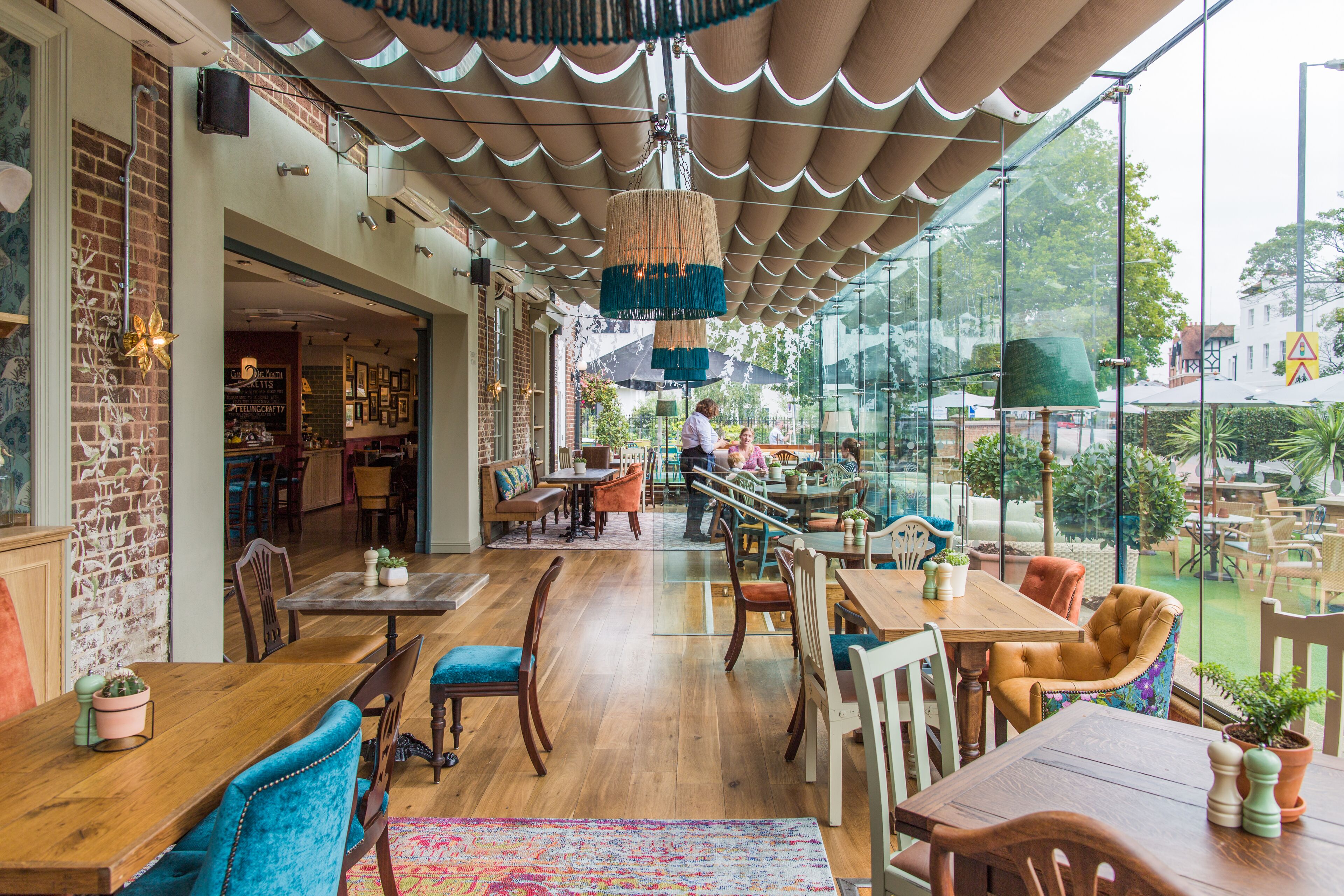 Breakfast, lunch, dinner served; British cuisine 