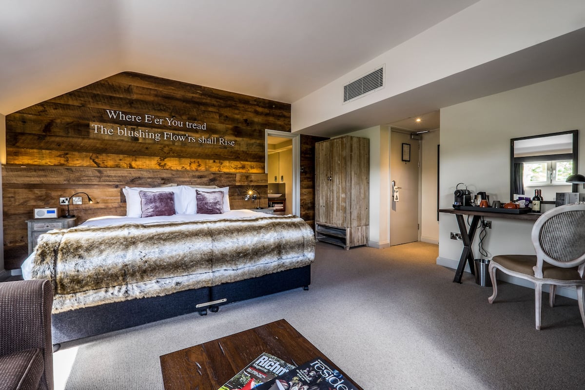 Camera doppia, balcone | Biancheria da letto di alta qualità, minibar, una cassaforte in camera